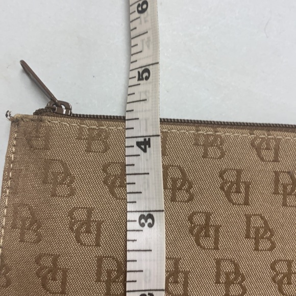 Dooney Bourke vintage wristlet tan in great new condition. - Picture 8 of 8